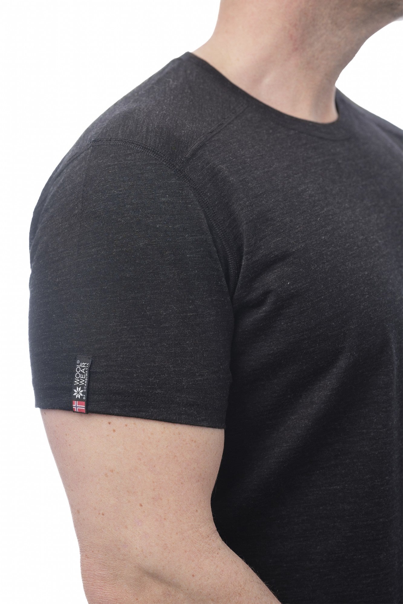 Baselayer-T-Shirt von WOOLWEAR of Scandinavia aus 100 % Merinowolle, Kurzarm