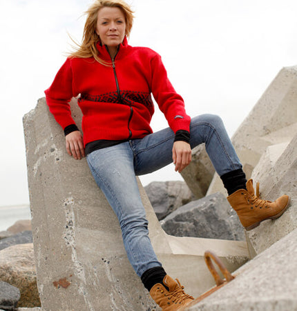 Elegante norwegische Strickjacke aus 100 % reiner Schurwolle
