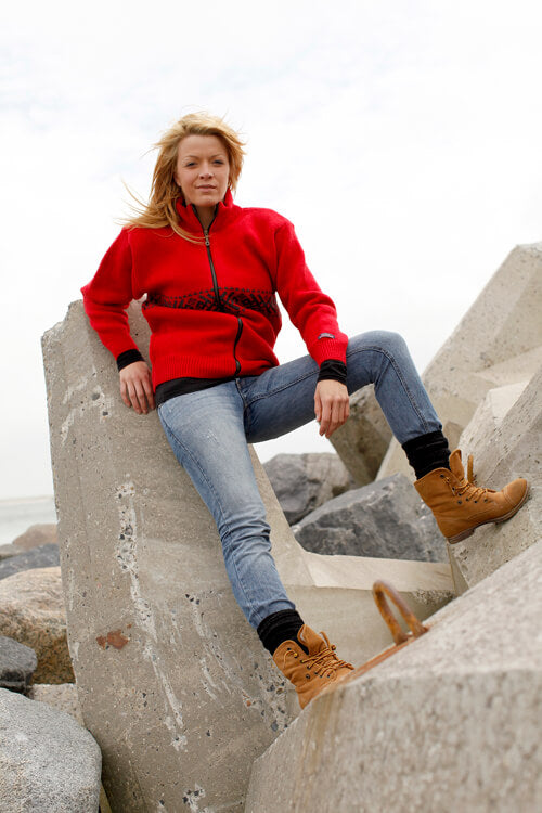 Elegante norwegische Strickjacke aus 100 % reiner Schurwolle