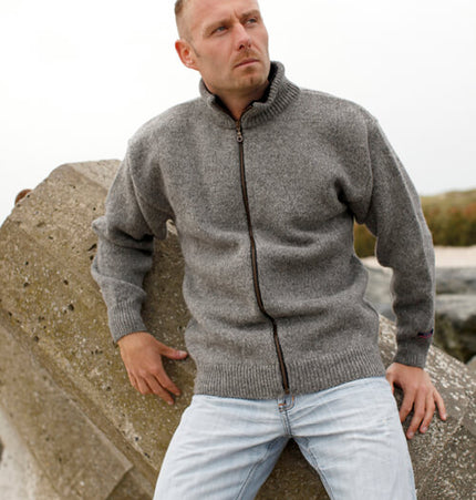 Klassische Strickjacke mit Reißverschluss aus 100 % reiner norwegischer Wolle