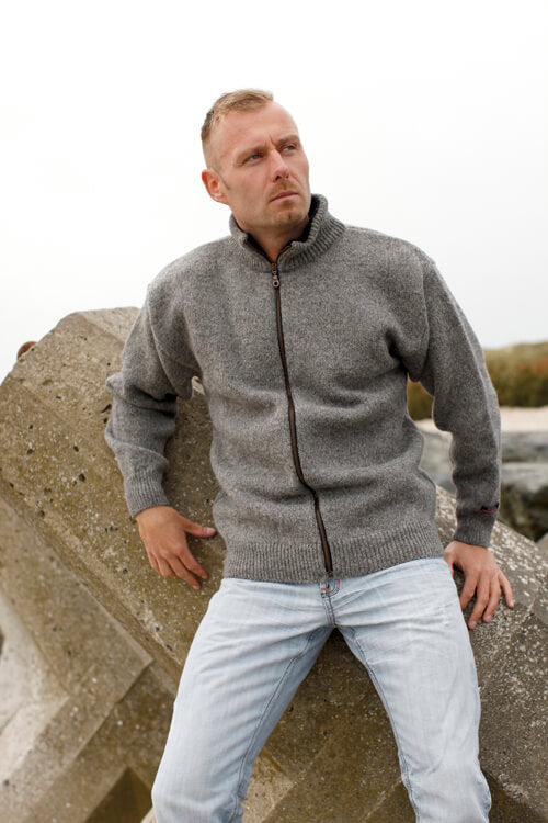 Klassische Strickjacke mit Reißverschluss aus 100 % reiner norwegischer Wolle