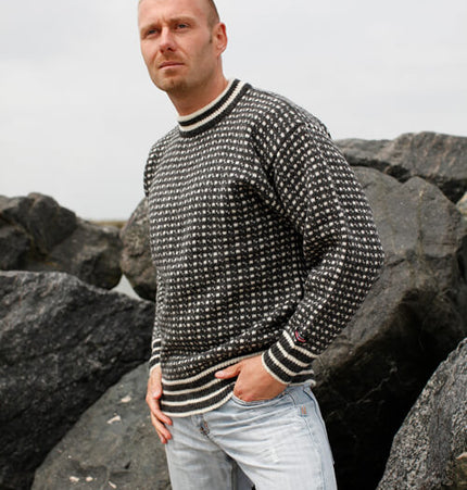 Färöischer Pullover mit klassischem Muster aus 100% reiner Wolle