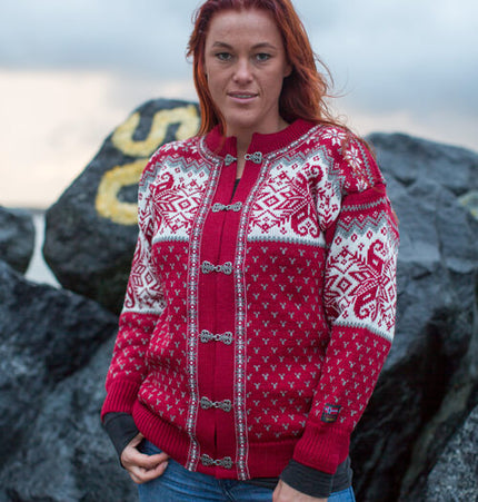Original norwegischer Cardigan aus 100 % Kammgarn von Gjestal